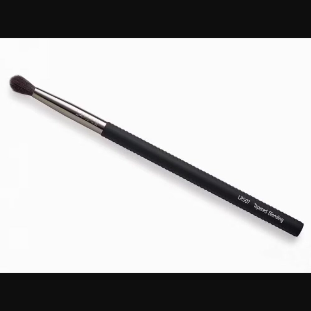 🔥3/$30 NEW LARUCE BEAUTY Tapered Blending LR007 Shade Midnight Retail $28.00
